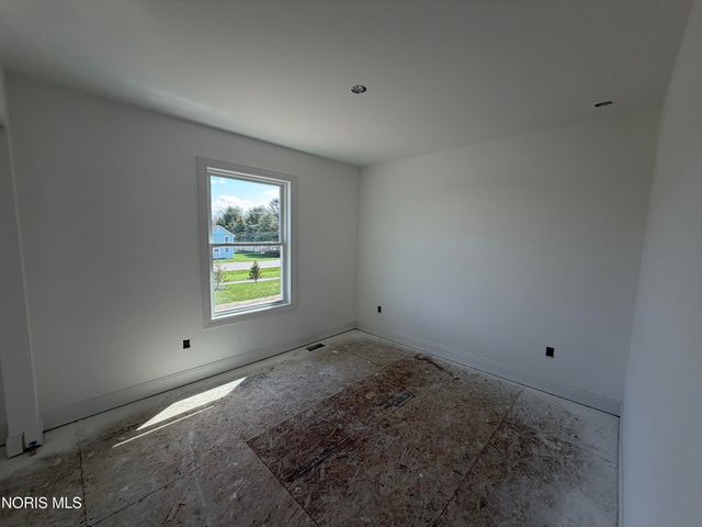 1824 Caleb Court, Waterville, OH 43566