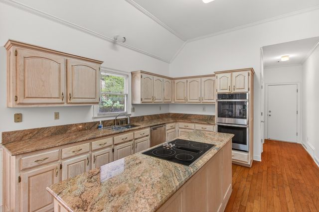 1563 QUAIL POINTE CIR W, Memphis, TN 38120