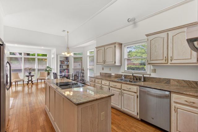 1563 QUAIL POINTE CIR W, Memphis, TN 38120