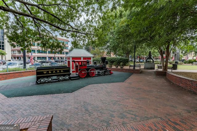 366 E Dixie Avenue SE, Marietta, GA 30060