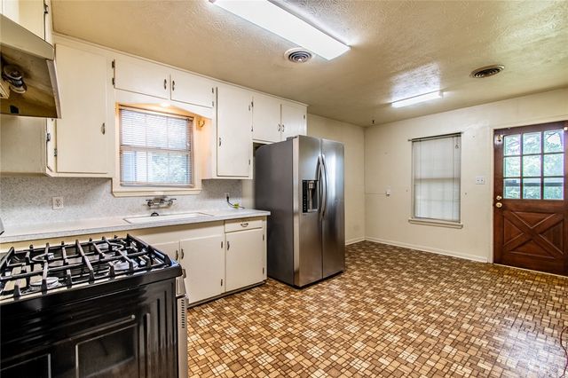 2822 Prescott St, Corpus Christi, TX 78404