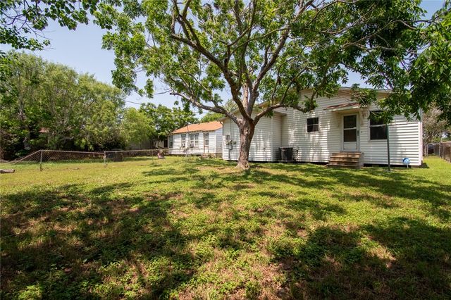 2822 Prescott St, Corpus Christi, TX 78404