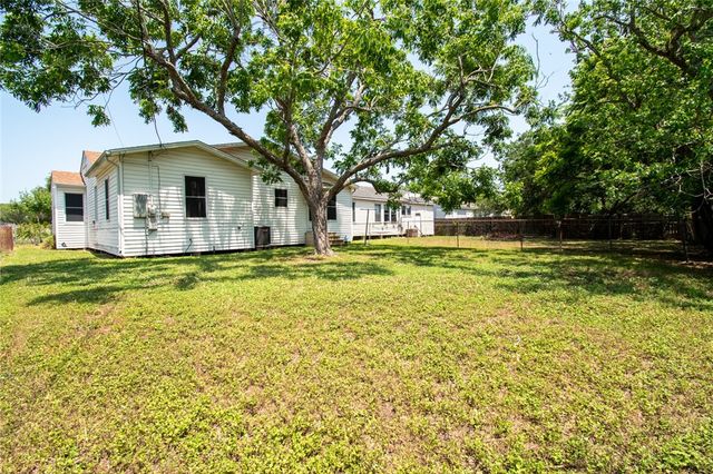 2822 Prescott St, Corpus Christi, TX 78404