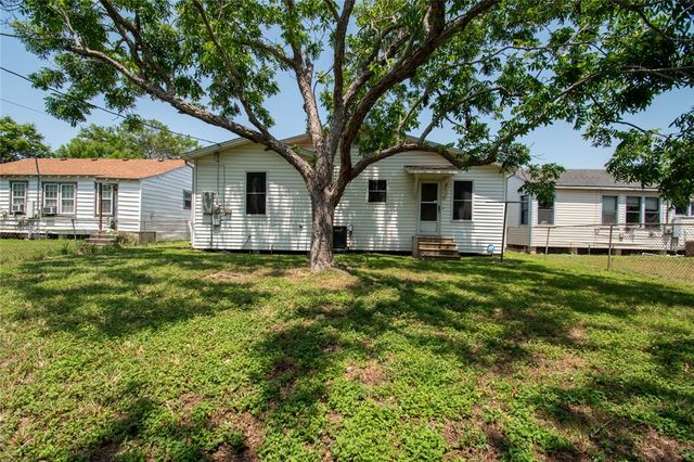 2822 Prescott St, Corpus Christi, TX 78404