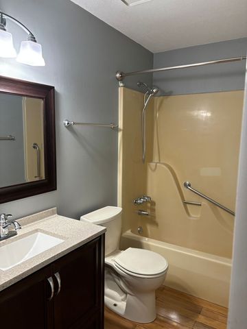 171 W Regent Dr, Clarksville, TN 37043