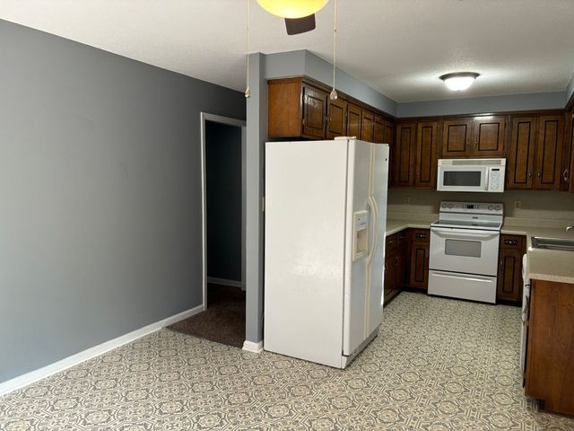 171 W Regent Dr, Clarksville, TN 37043