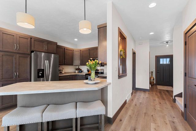 3351 MOCKINGBIRD WAY, Oshkosh, WI 54901