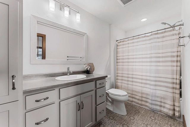 3351 MOCKINGBIRD WAY, Oshkosh, WI 54901