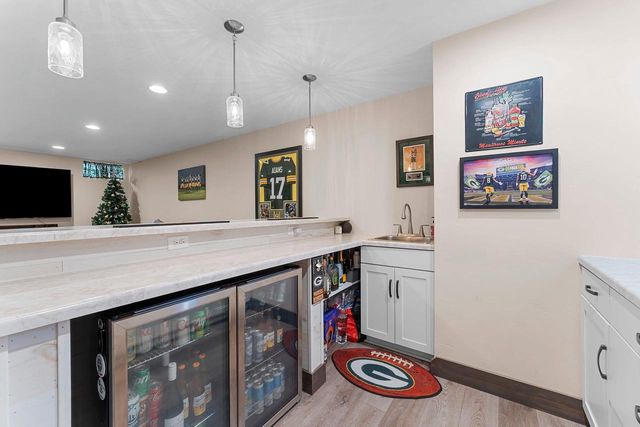 3351 MOCKINGBIRD WAY, Oshkosh, WI 54901