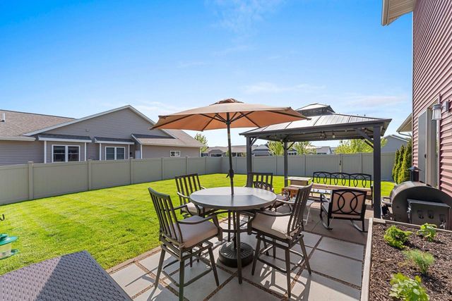 3351 MOCKINGBIRD WAY, Oshkosh, WI 54901