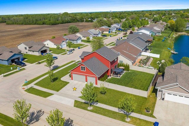 3351 MOCKINGBIRD WAY, Oshkosh, WI 54901