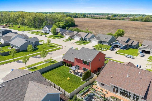 3351 MOCKINGBIRD WAY, Oshkosh, WI 54901