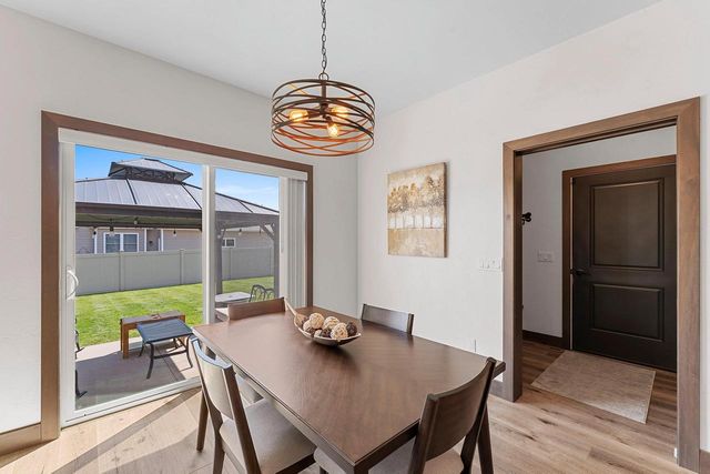 3351 MOCKINGBIRD WAY, Oshkosh, WI 54901