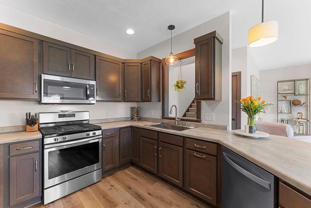 3351 MOCKINGBIRD WAY, Oshkosh, WI 54901