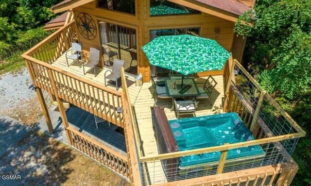 2033 Luzerne Drive, Gatlinburg, TN 37738
