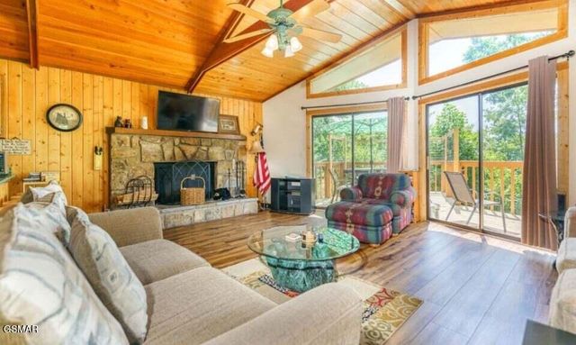 2033 Luzerne Drive, Gatlinburg, TN 37738