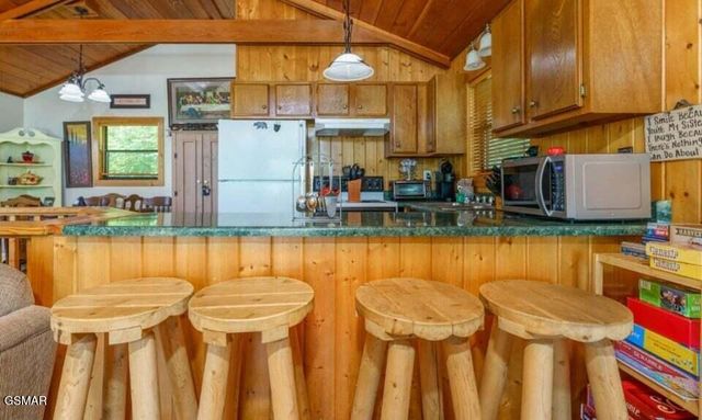 2033 Luzerne Drive, Gatlinburg, TN 37738