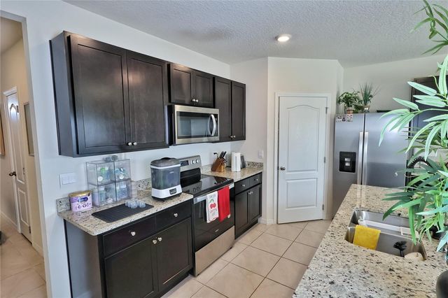 1724 BUCKEYE ROAD, Davenport, FL 33837