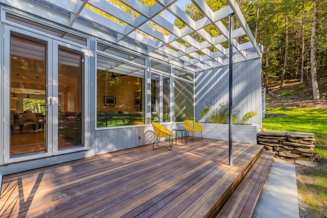 25 Hemlock Road, Hanover, NH 03755