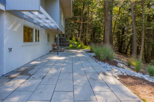 25 Hemlock Road, Hanover, NH 03755