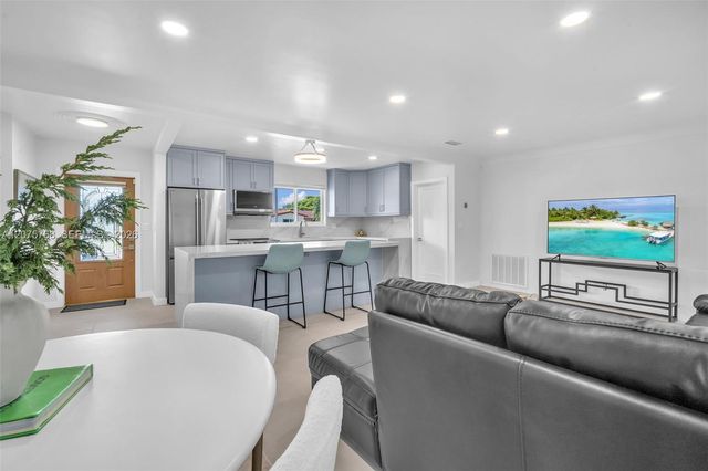 4448 SW 37th Avenue, Dania Beach, FL 33312