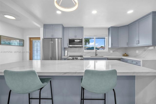 4448 SW 37th Avenue, Dania Beach, FL 33312