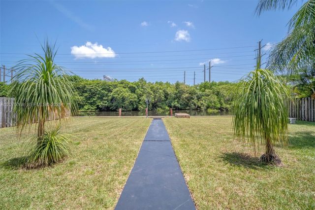4448 SW 37th Avenue, Dania Beach, FL 33312