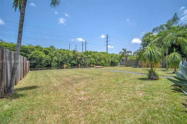 4448 SW 37th Avenue, Dania Beach, FL 33312