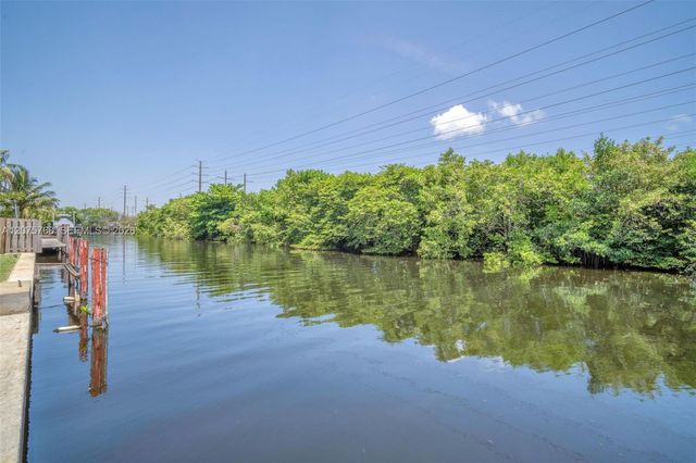 4448 SW 37th Avenue, Dania Beach, FL 33312