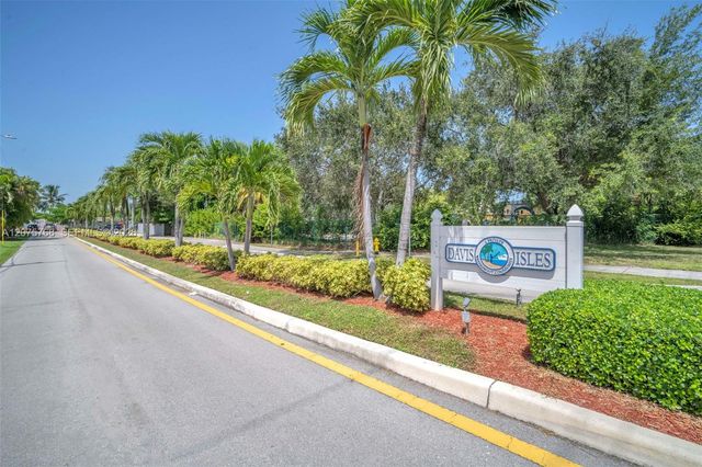 4448 SW 37th Avenue, Dania Beach, FL 33312