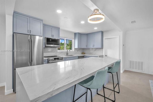 4448 SW 37th Avenue, Dania Beach, FL 33312