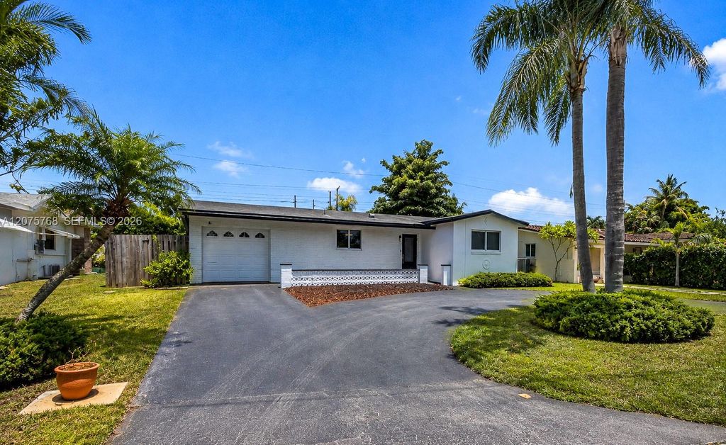 4448 SW 37th Avenue, Dania Beach, FL 33312