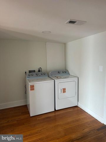 12 WIRT ST NW, Leesburg, VA 20176