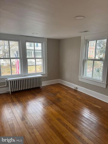 12 WIRT ST NW, Leesburg, VA 20176