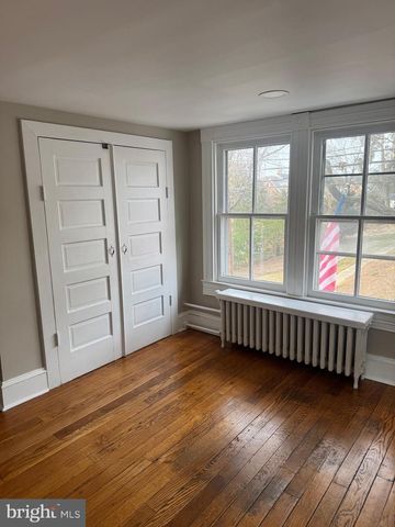 12 WIRT ST NW, Leesburg, VA 20176