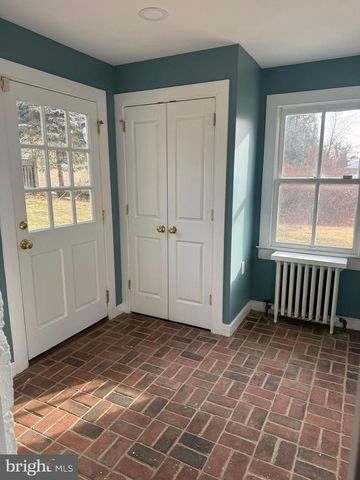 12 WIRT ST NW, Leesburg, VA 20176