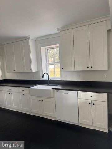 12 WIRT ST NW, Leesburg, VA 20176