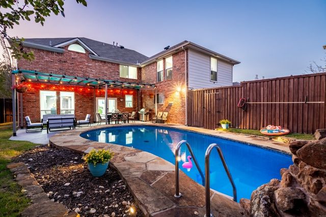 2406 Manchester Drive, Carrollton, TX 75006