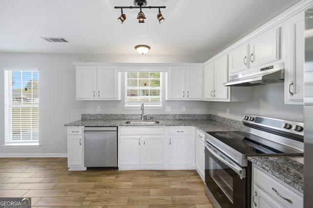 1098 Village Creek, Jonesboro, GA 30238