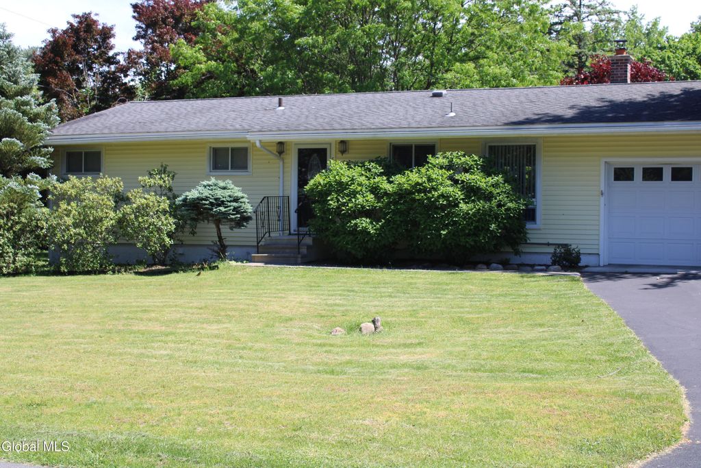 535 Dawson Road, Bethlehem, NY 12054