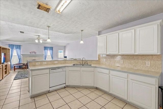 8202 Greenleaf Street, Baytown, TX 77523