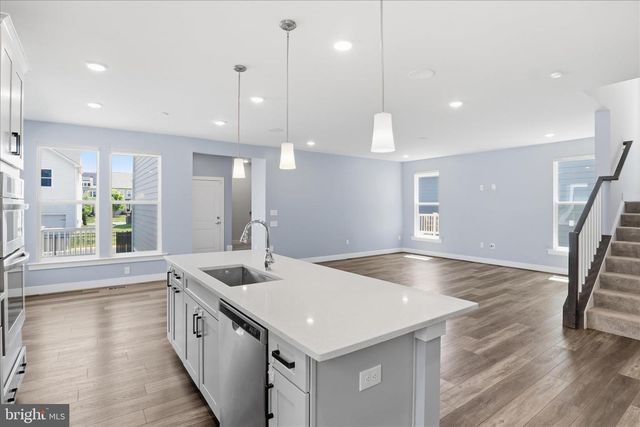 1843 MAGNOLIA FRUIT DR, Dumfries, VA 22026