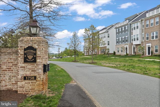 1843 MAGNOLIA FRUIT DR, Dumfries, VA 22026