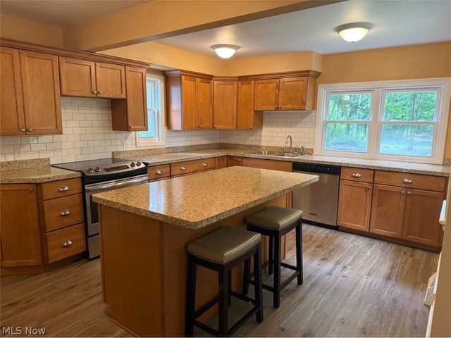 441 Douglas Boulevard, Richmond Heights, OH 44143