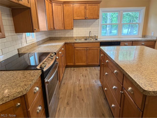 441 Douglas Boulevard, Richmond Heights, OH 44143