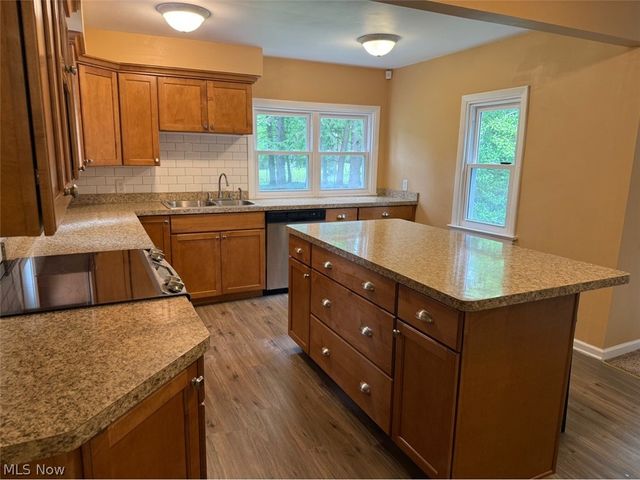 441 Douglas Boulevard, Richmond Heights, OH 44143