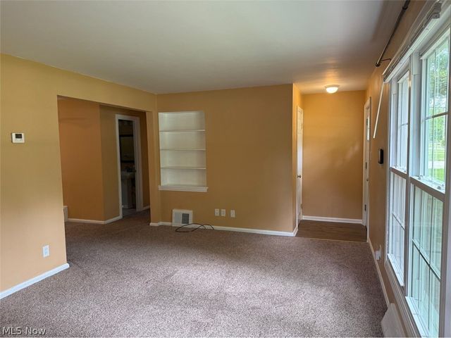 441 Douglas Boulevard, Richmond Heights, OH 44143