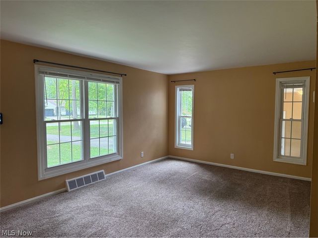 441 Douglas Boulevard, Richmond Heights, OH 44143