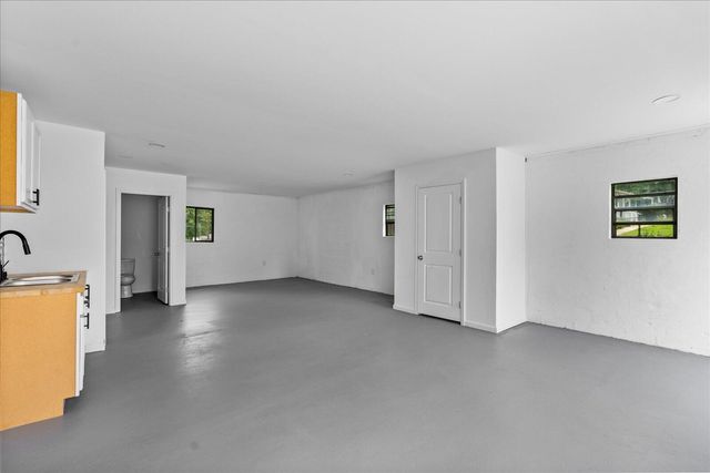 125 W Indiana Avenue, Whitwell, TN 37397