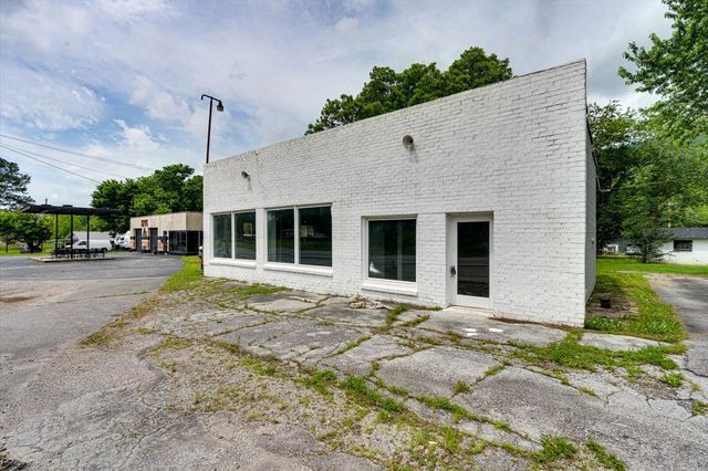 125 W Indiana Avenue, Whitwell, TN 37397